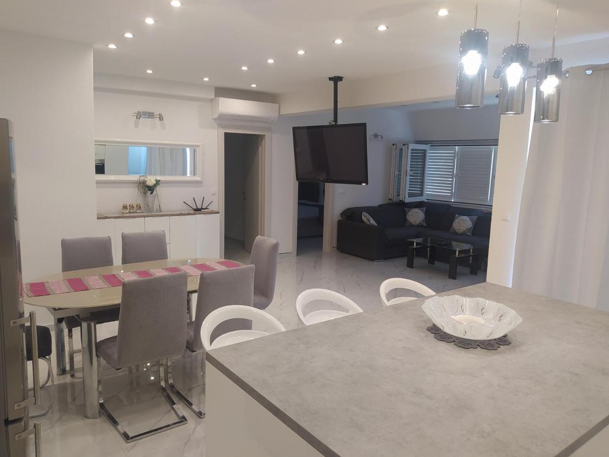 Apartmani Trubi Vodice Exterior foto
